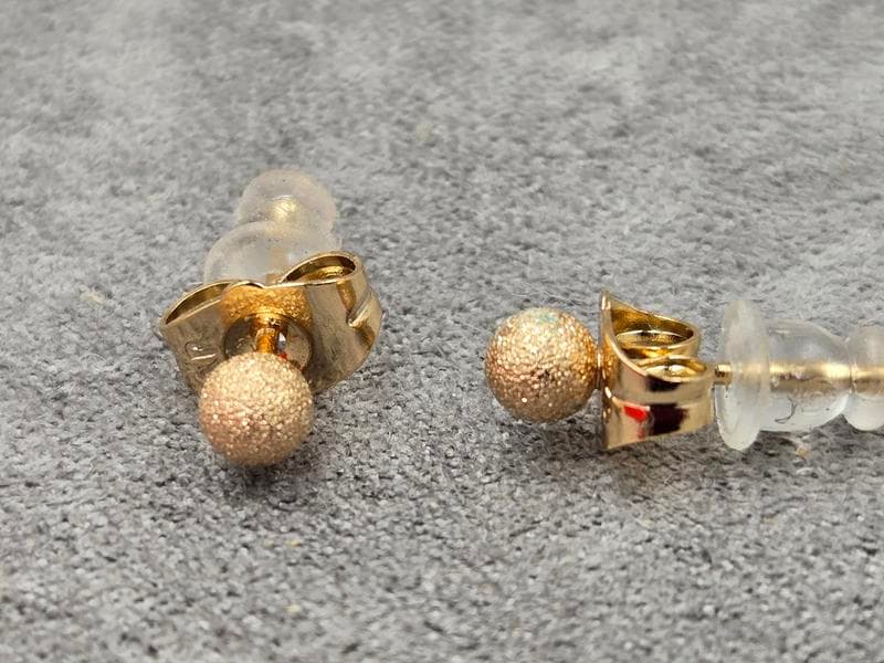 Гвоздики Xuping 4 мм колір 18к