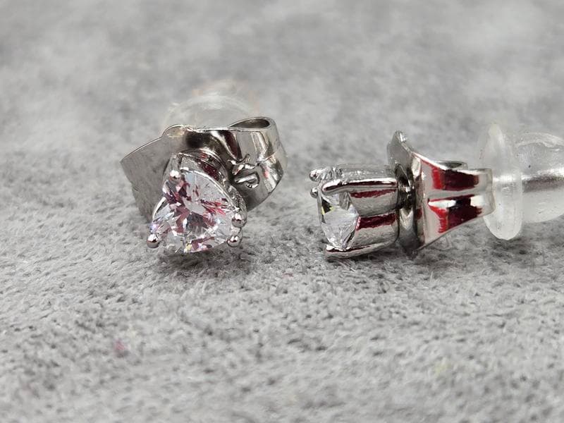 Гвоздики Xuping серце 4 мм родій