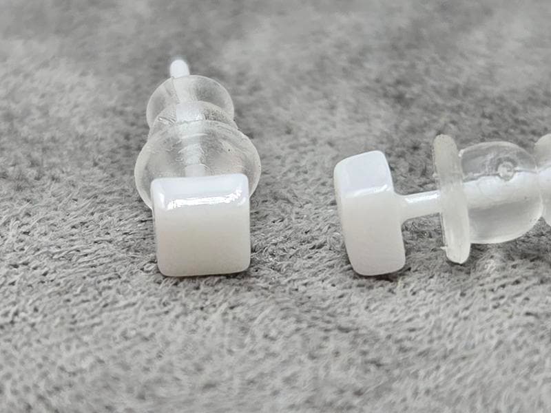 Гвоздики Xuping кераміка 4 мм білі