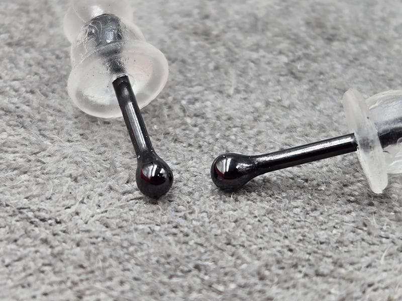 Гвоздики Xuping 2 мм чорні