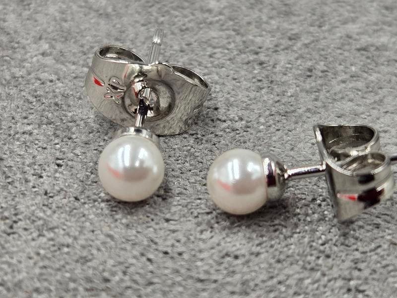 Гвоздики 4 мм Xuping родій