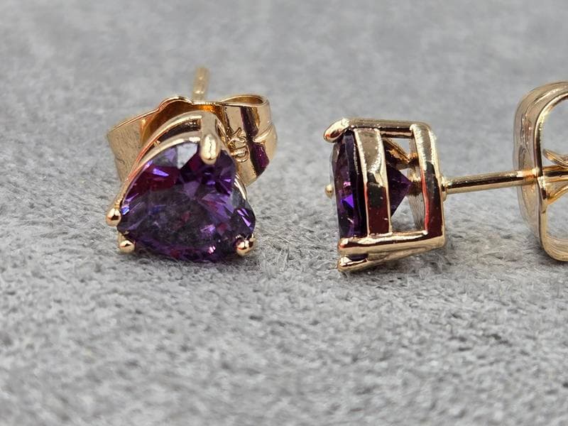 Гвоздики Xuping серце 6 мм з аметистовим стразом колір 18к