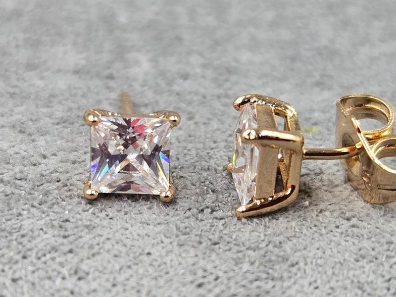 Гвоздики Xuping 6 мм колір 18к