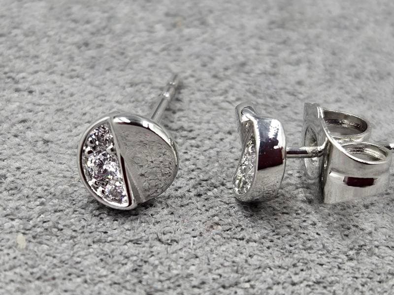 Гвоздики 6 мм Xuping родій