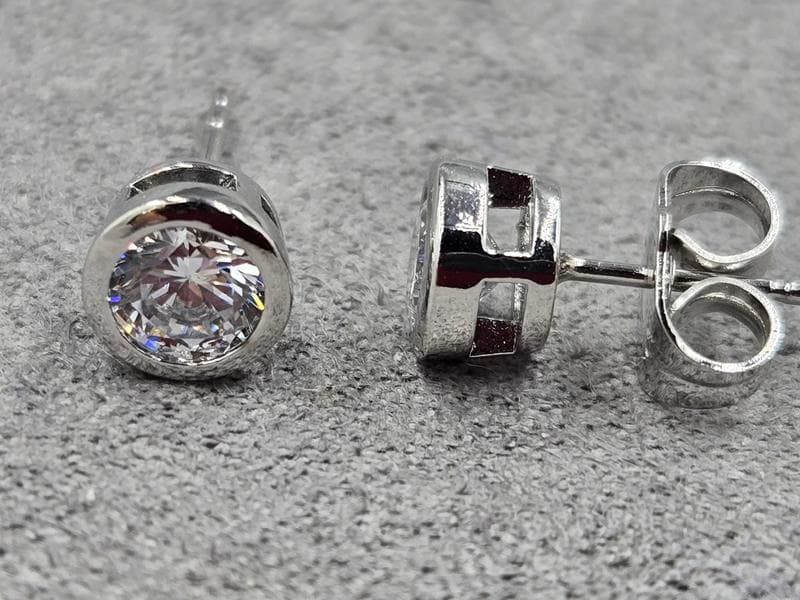 Гвоздики 6 мм Xuping родій