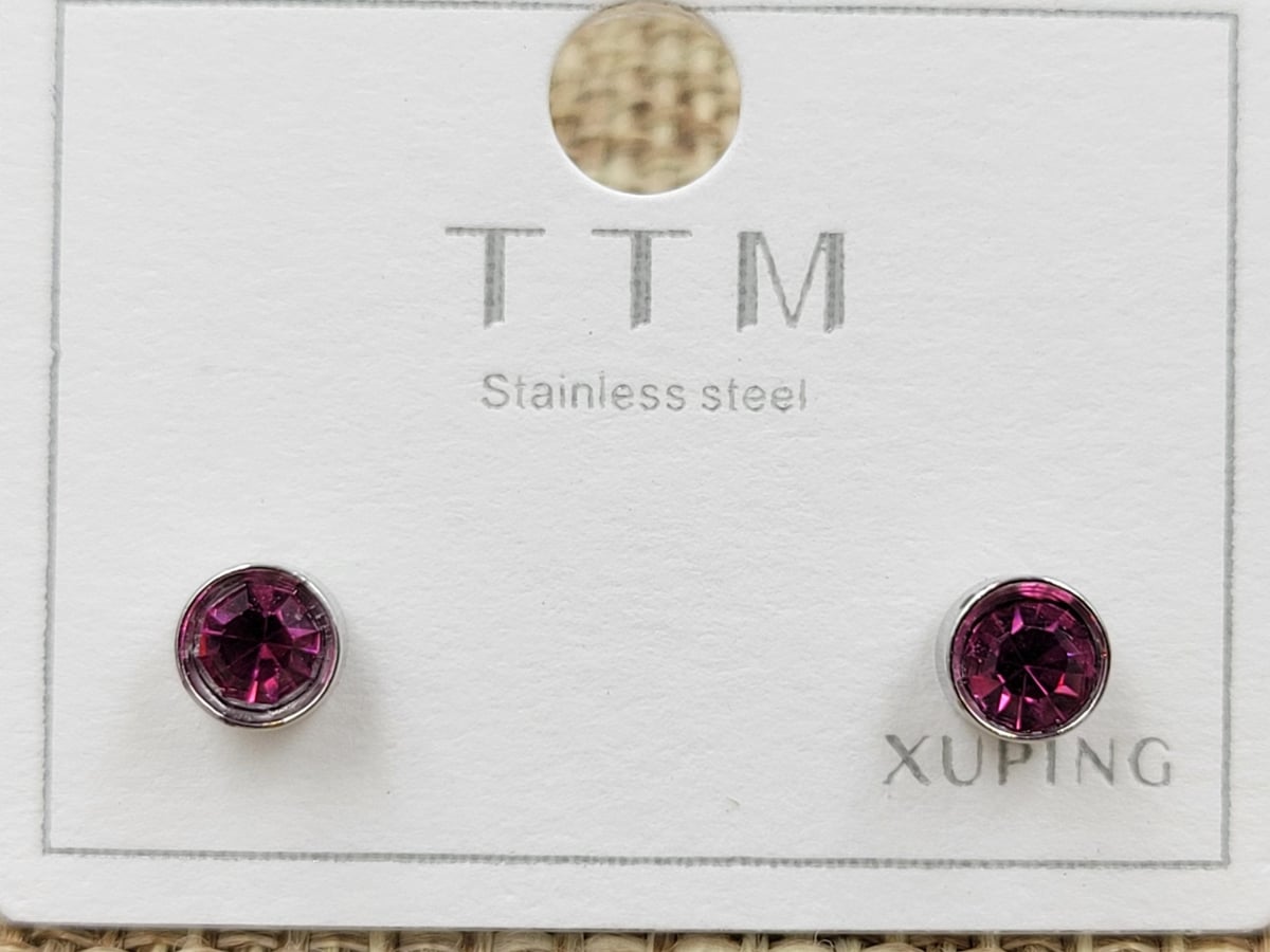 Гвоздики ТТМ Xuping з малиновим фіанітом 5 мм родий