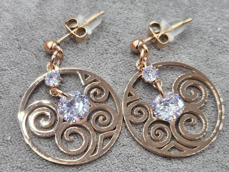 Гвоздики Xuping 27*20 мм рожеве золото нержавіюча сталь