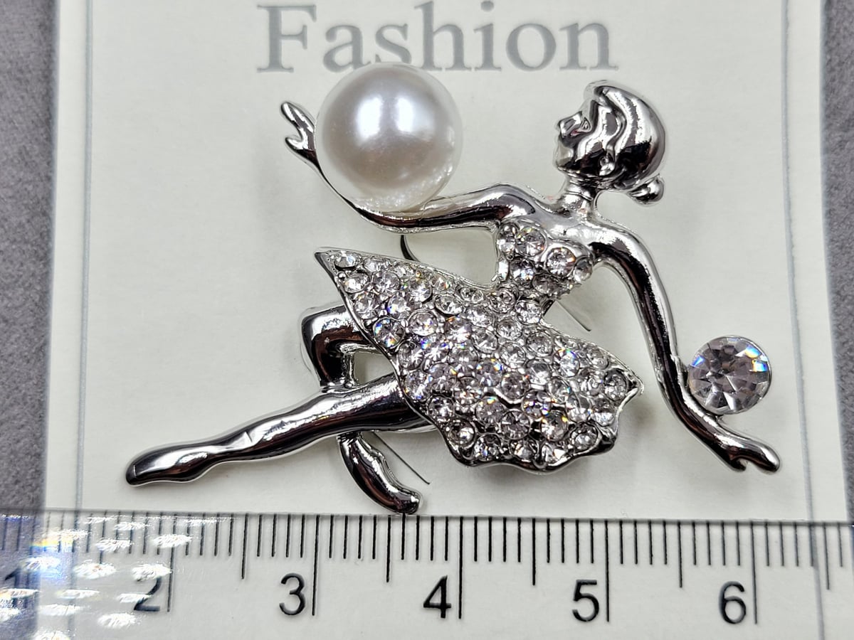 Брошь колір срібло