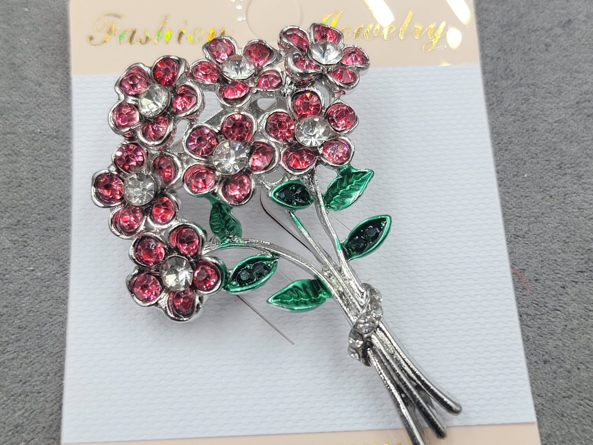 Брошь 5,6*4,1 см колір срібло