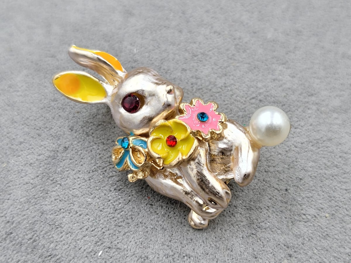 Брошь 3,4*1,6 см емаль колір золото