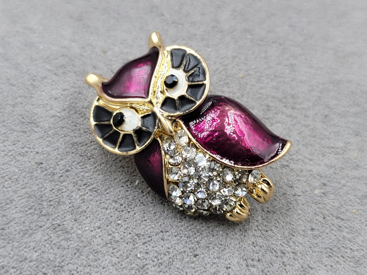 Брошь *сова* фіолетова  3*1,8 см колір золото