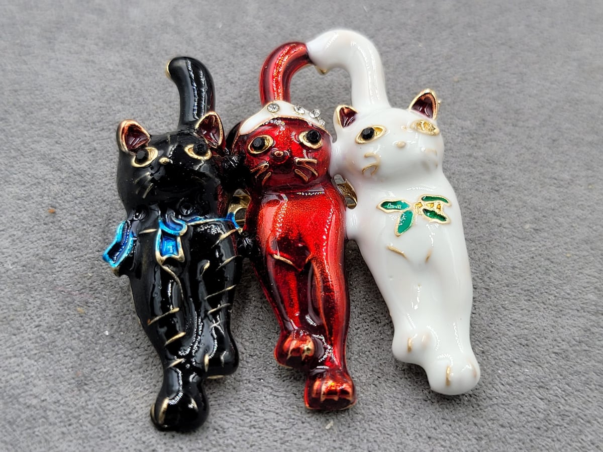 Брошь * три кішечки* 4*4,5 см