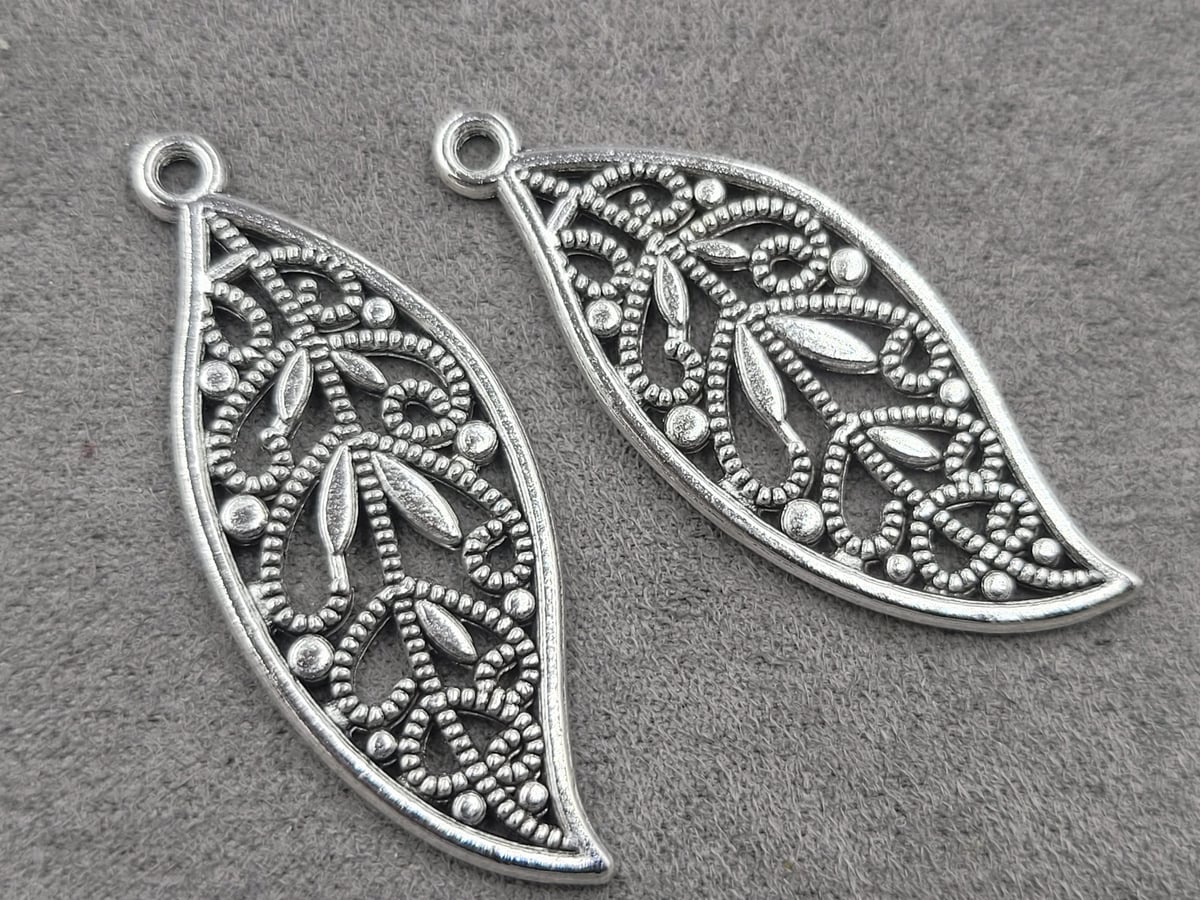 Підвіска листок 17*43 мм 8 шт металічна