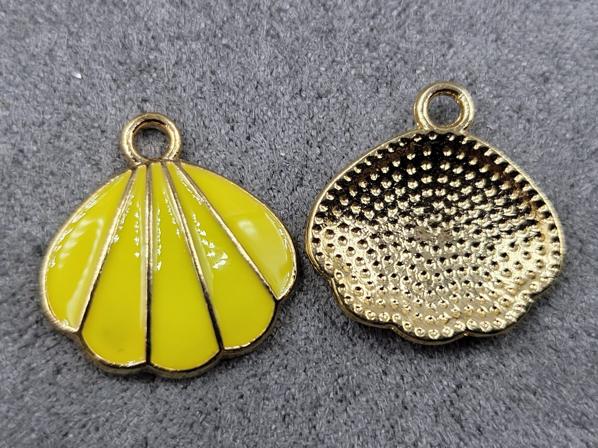 Підвіска ракушка 17*18 мм жовта ємальована