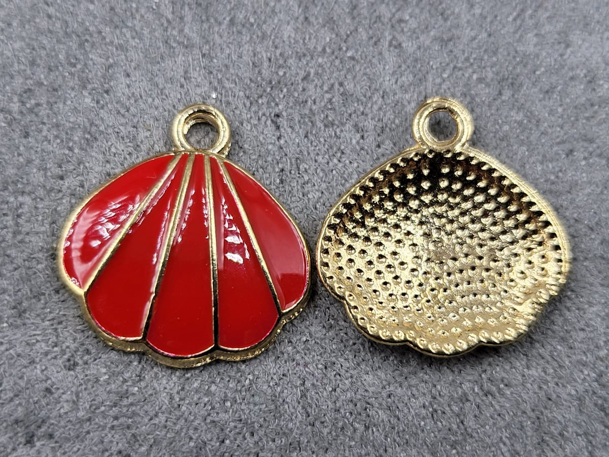 Підвіска ракушка 17*18 мм червона ємальована