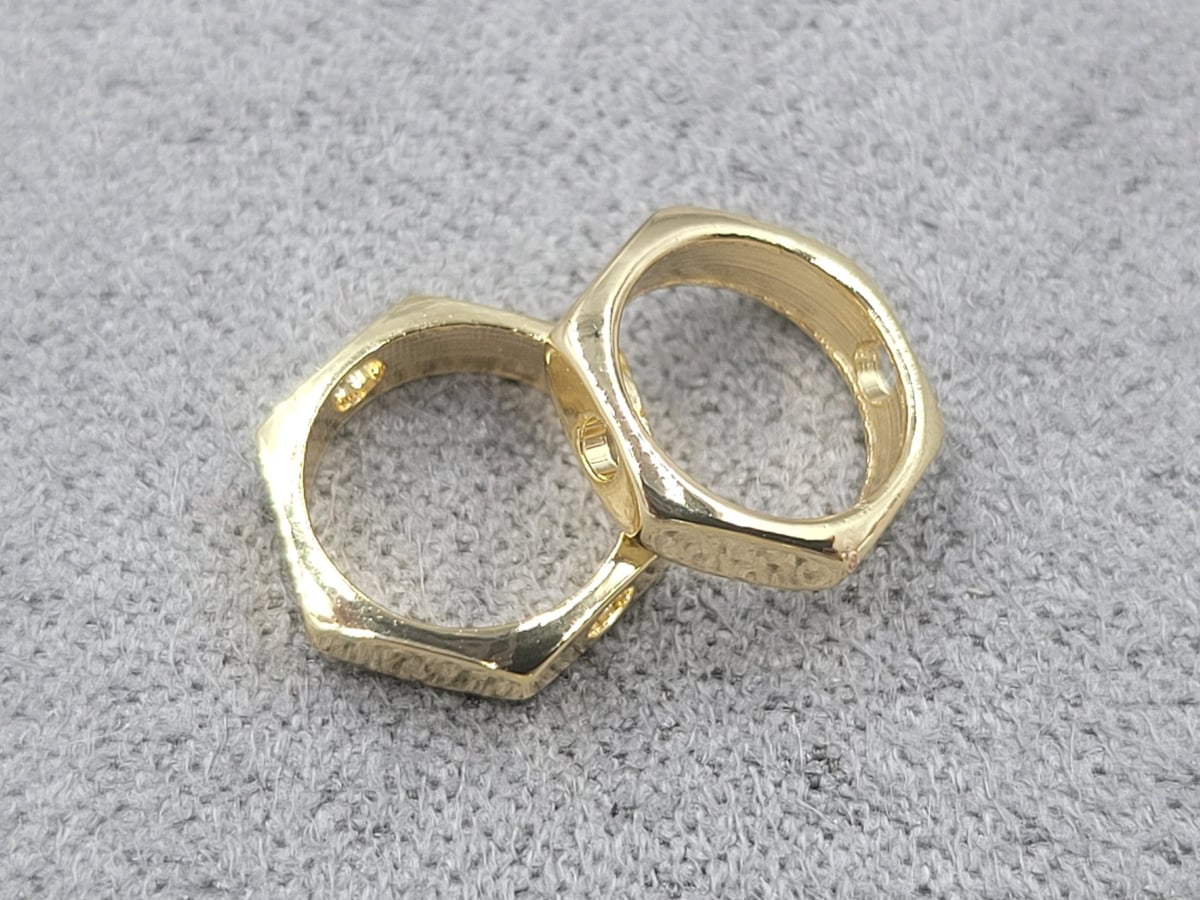 Бусина 10 мм т.2,3 мм  колір золото (гіпоалергений сплав)