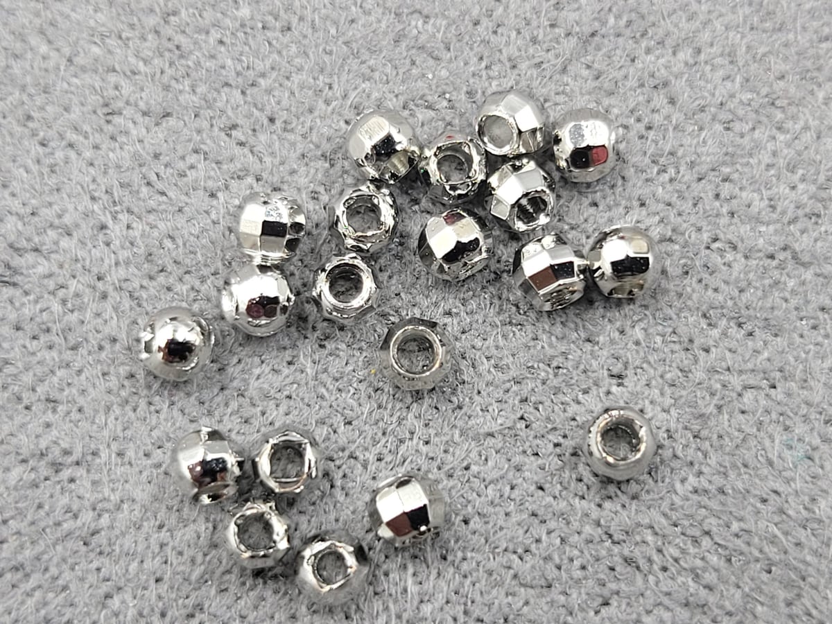 Кулі 2 мм грань колір сталь 20 шт (гіпоалергений сплав)