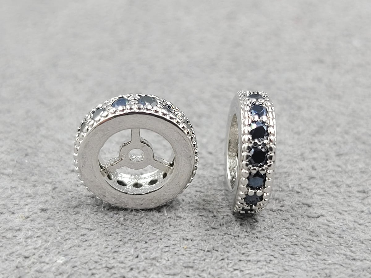 Рондель 9,5 мм т. 2,6 мм родій з чорними фіанітами (гиппоаллергенный сплав