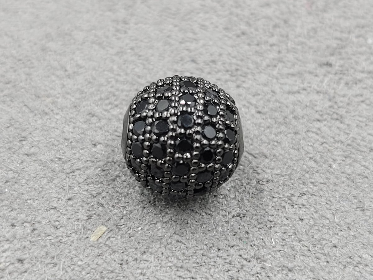 Бусина куля 10 мм чорна з чорними фіанітами (гіпоалергенний сплав)
