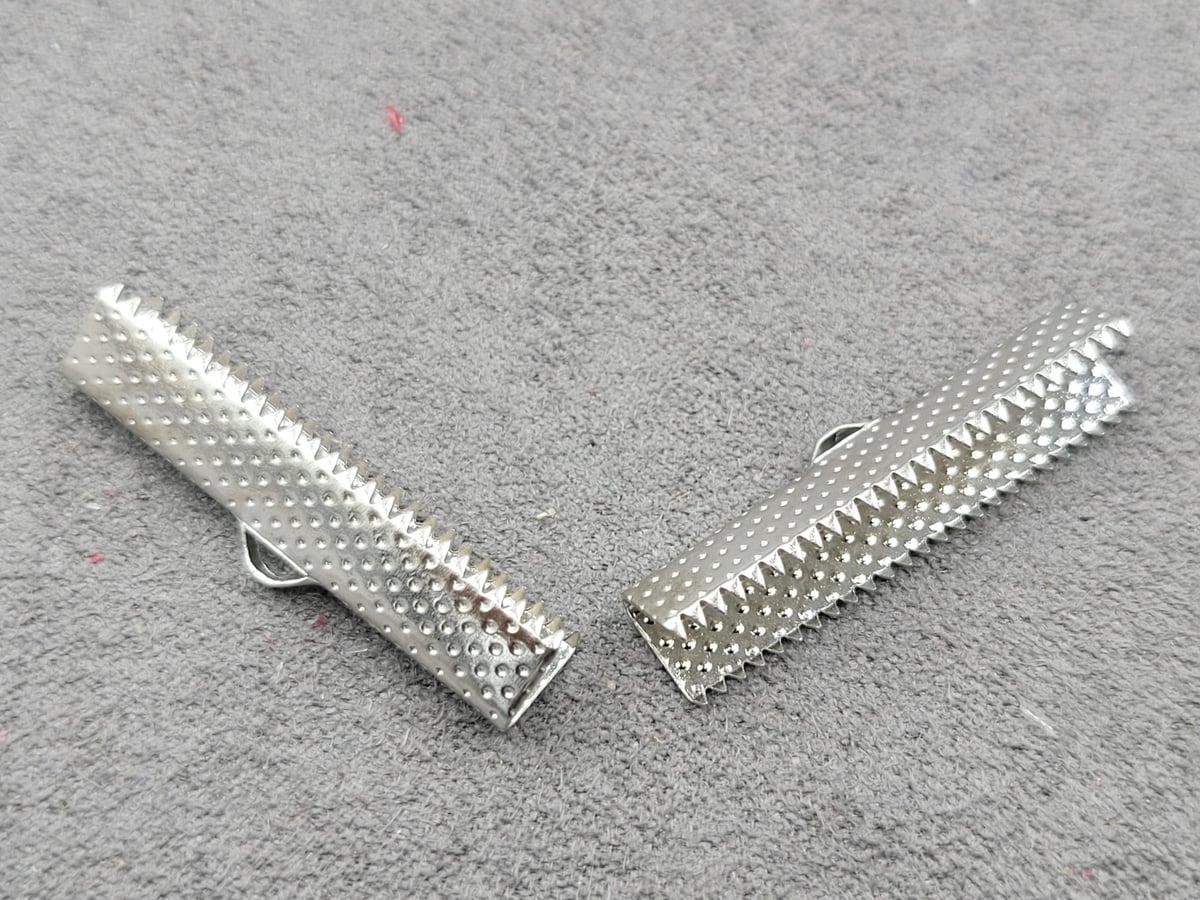 Затискач на стрічку 3 см 20 шт колір сталь