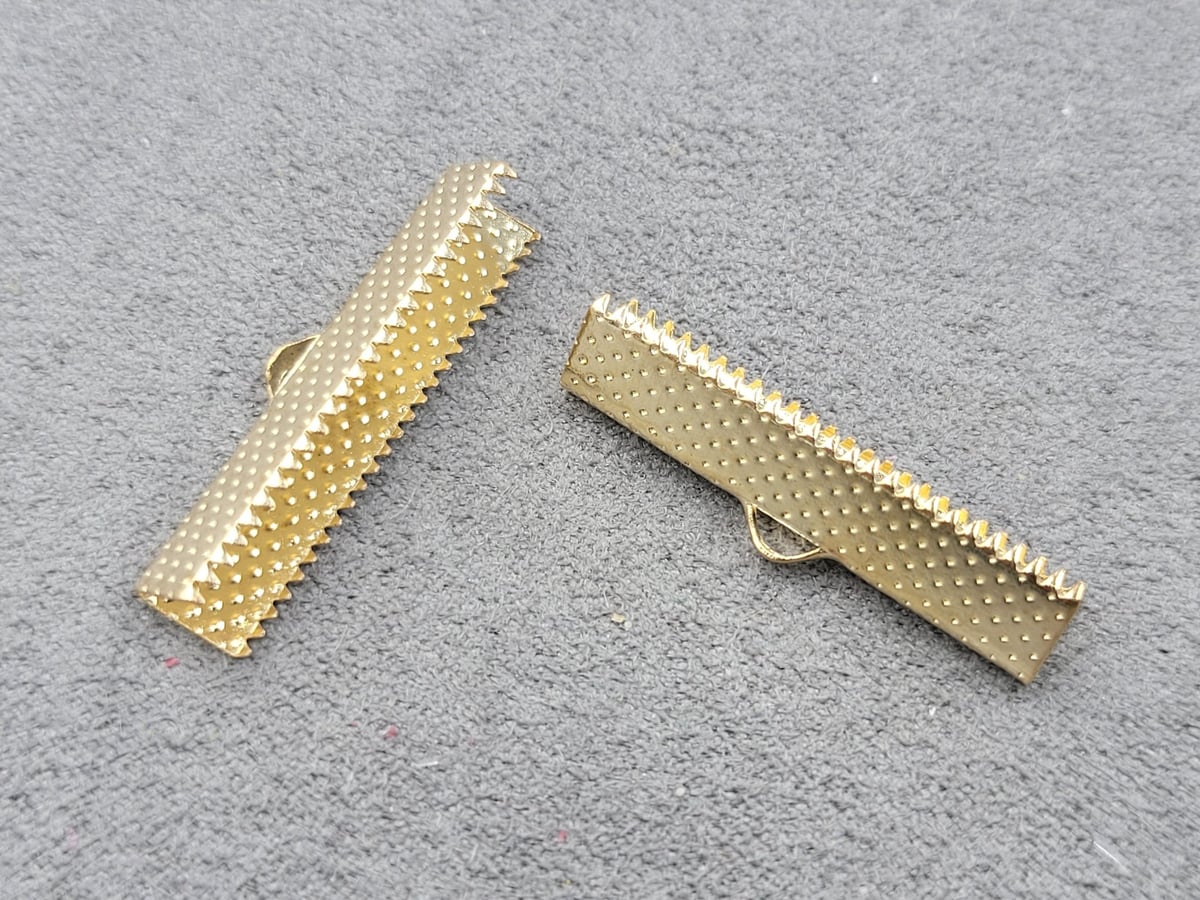 Затискач на стрічку 3 см 20 шт колір золото