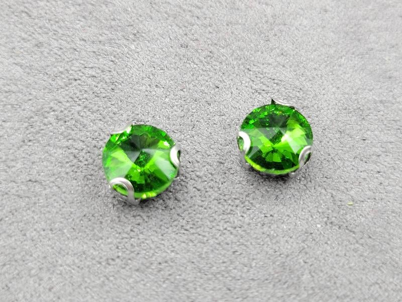 Страз в цапах 8 мм (скло) зелений