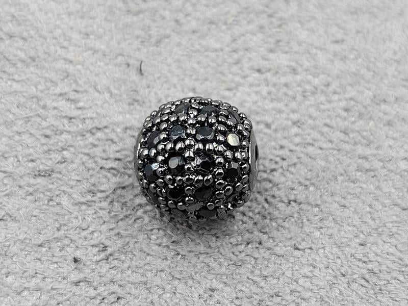 Бусина куля 8 мм чорна з чорними фіанітами (гіпоалергенний сплав)