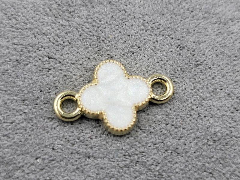 Конектор конюшина 9,5*15 мм білий в металі лимонного кольору