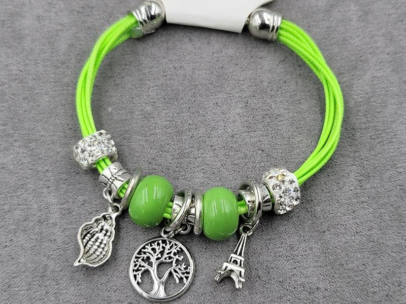 Браслет салатовий с підвісками