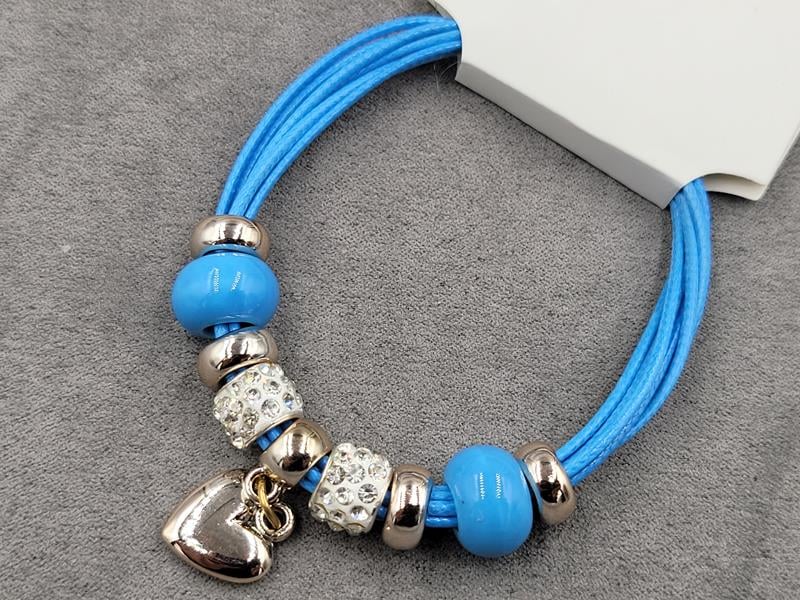 Браслет голубий с підвіскою серце колір золото