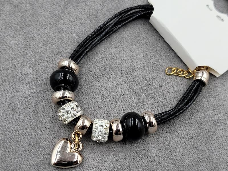 Браслет чорний с підвіскою серце колір золото