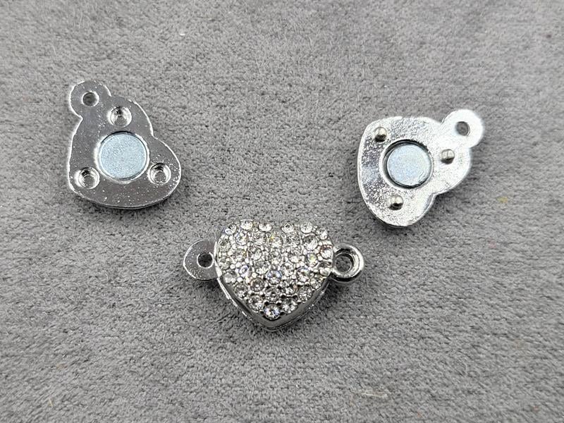 Замок магнітний серце зі стразами 11*18 мм колір сталь