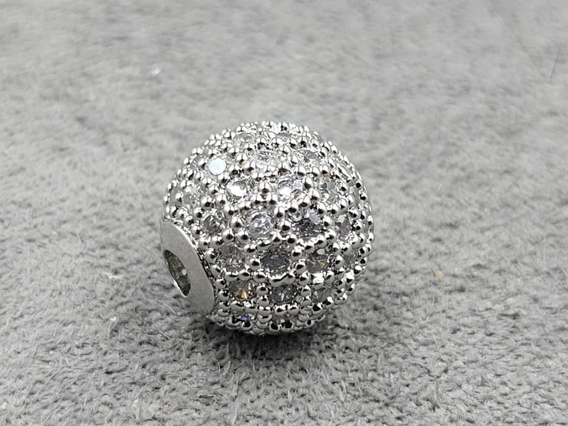 Бусина с фианитами 10мм цвет серебро (гиппоаллергенный сплав)