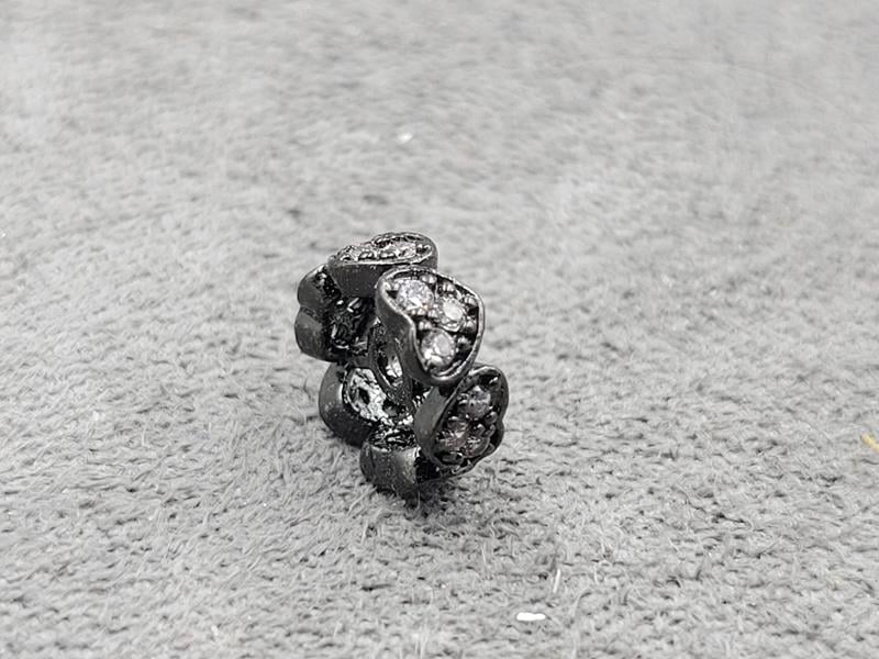 Рондель 8 мм т 3 мм *серце* чорний з білими фіанітами (гіпоалергений сплав)