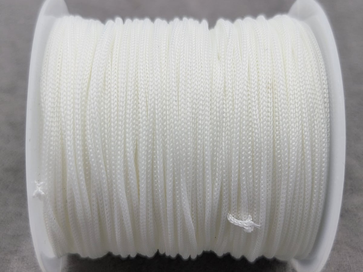 Шнур 0,6 мм нейлон 18 метрів колір білий