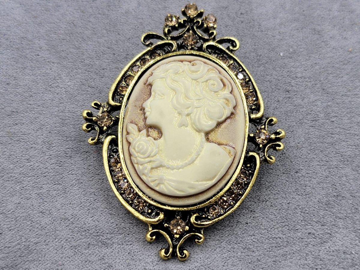 Брошь 48*65 мм