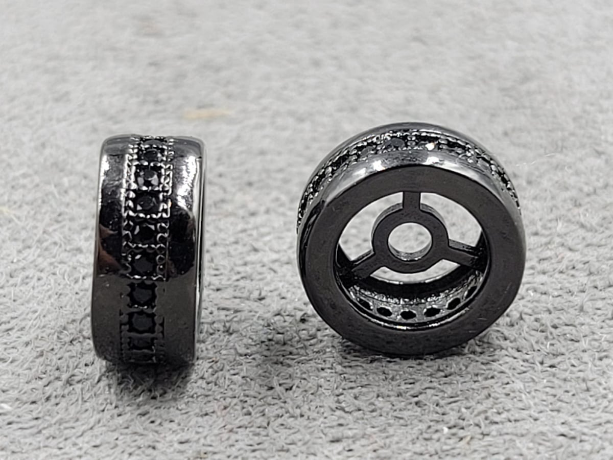 Рондель 10*4,5 мм колір чорний з чорними фіанітами (гіпоалергений сплав)