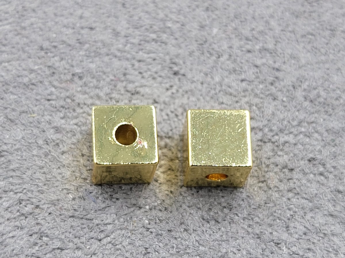 Бусина кубик 5 мм колір лимоне золото (гіпоалергений сплав)