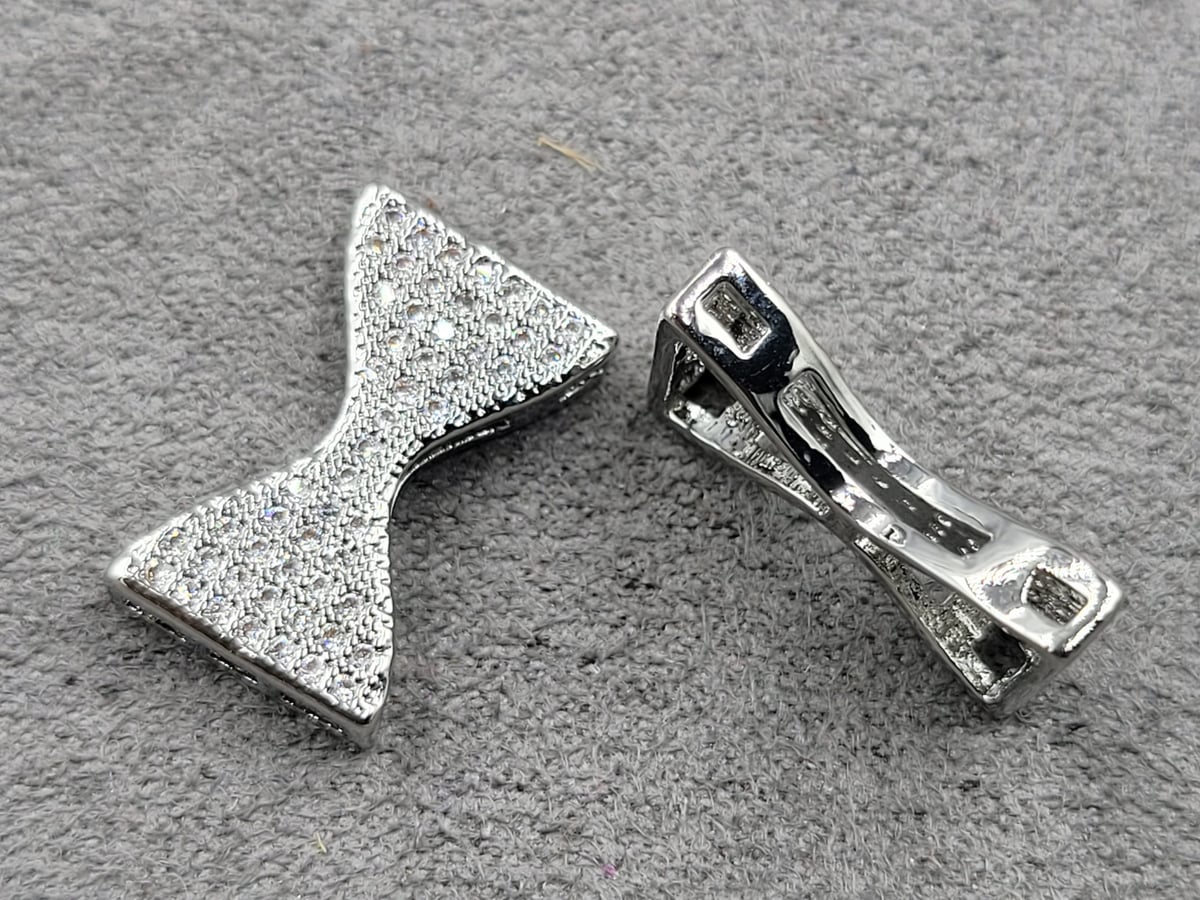 Бусина 11*18 мм т. 3,5 мм з фіанітами родій (гіпоалергений сплав)