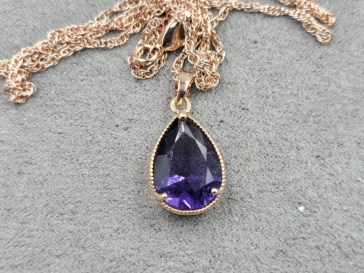 Кулон с фіолетовим стразом 11*16 мм (ланцюжок 50 см)