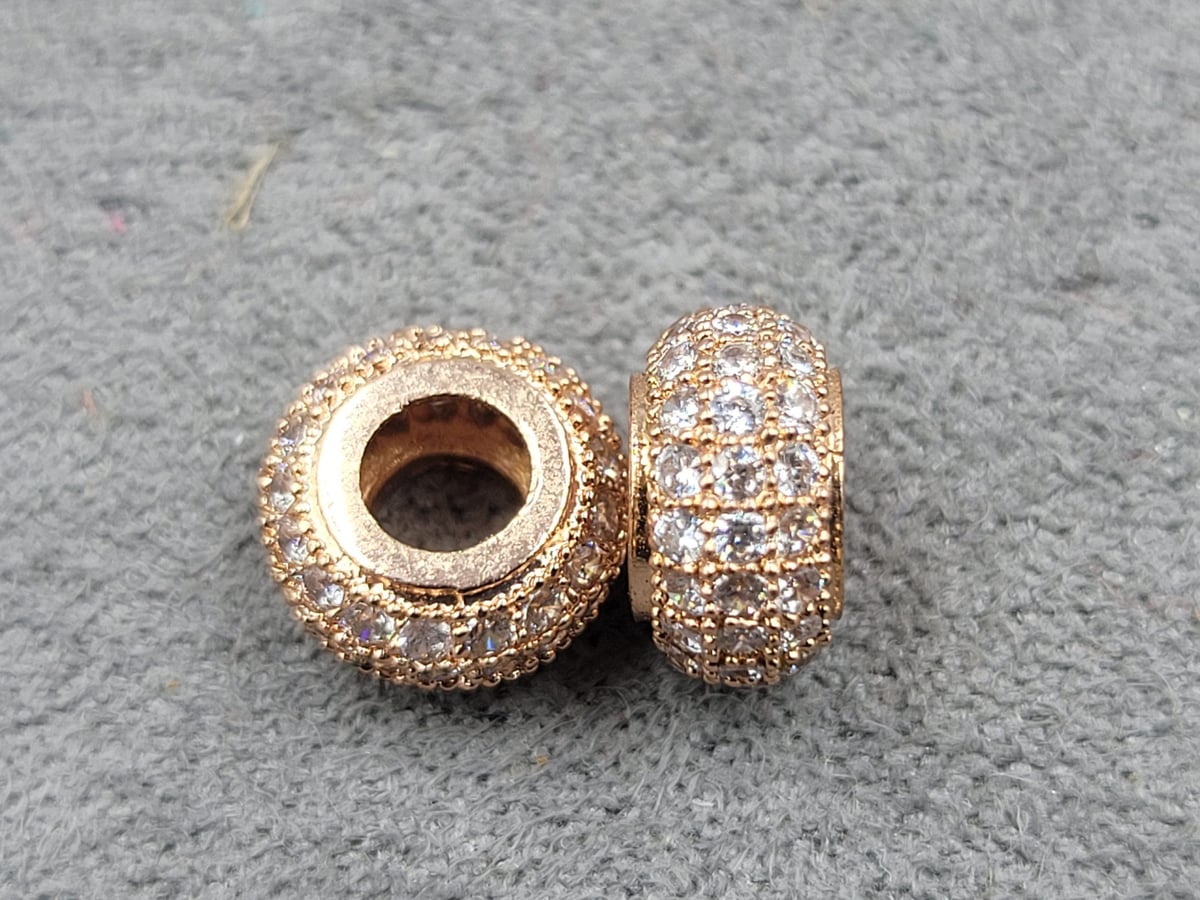 Бусина 5*8,5 мм отв. 3 мм зі стразами колір рожеве золото (гіпоалергений сплав)