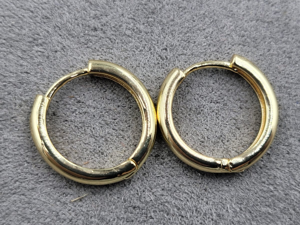 Швенза бублик 18 мм т.3 мм колір золото ( гіпоалергений сплав)