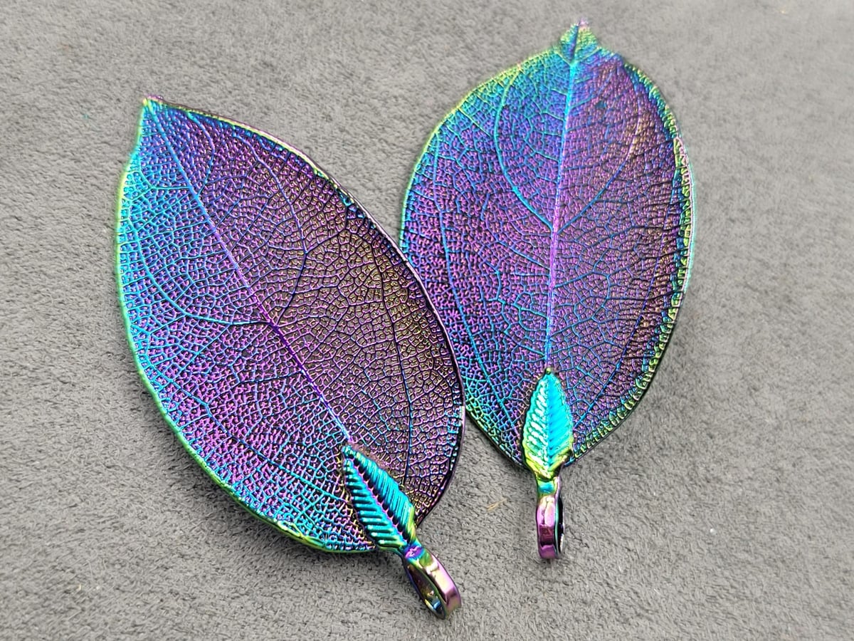 Підвіска лист натуральний (~ 2,5*5-6 см) хамєлєон