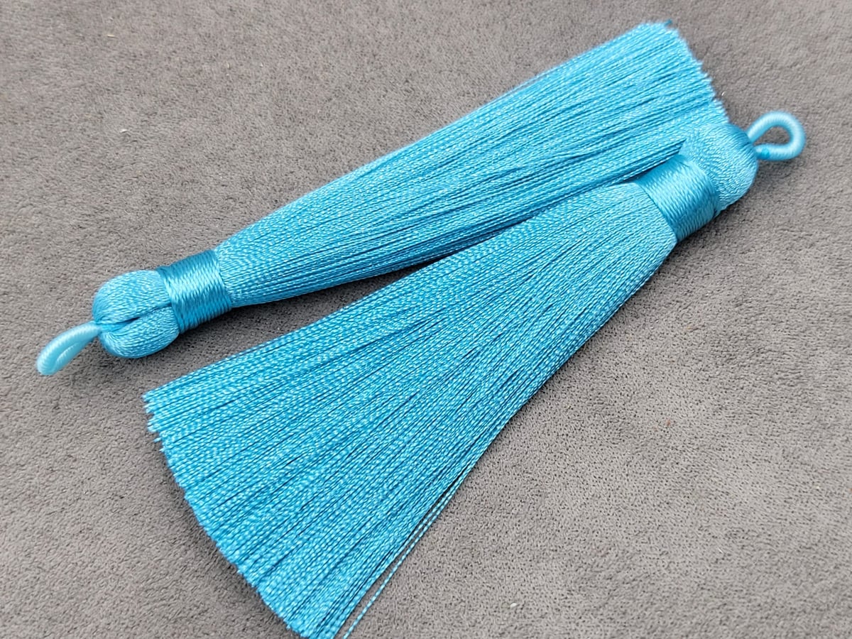 Китиці 8 см 1 пара світло блакитні