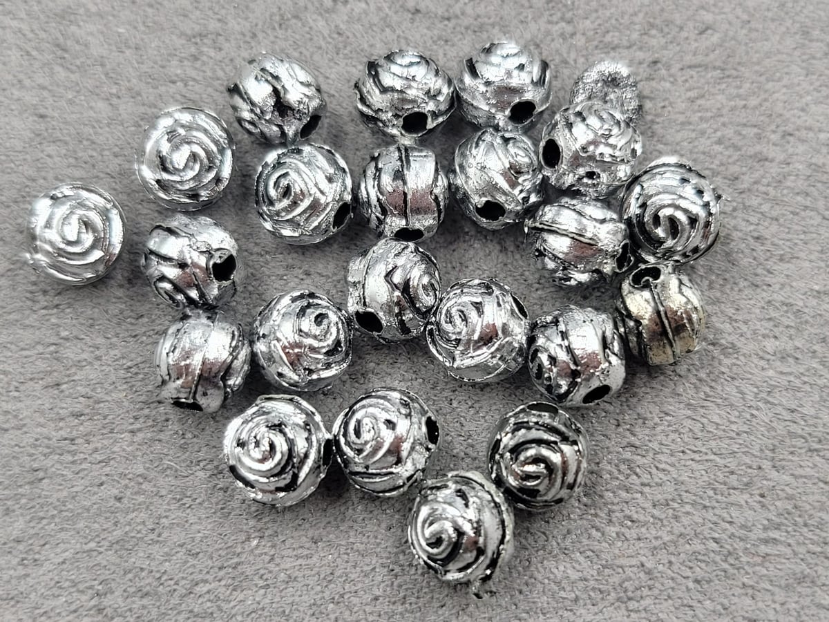 Бусина 6 мм пластикова 125 шт