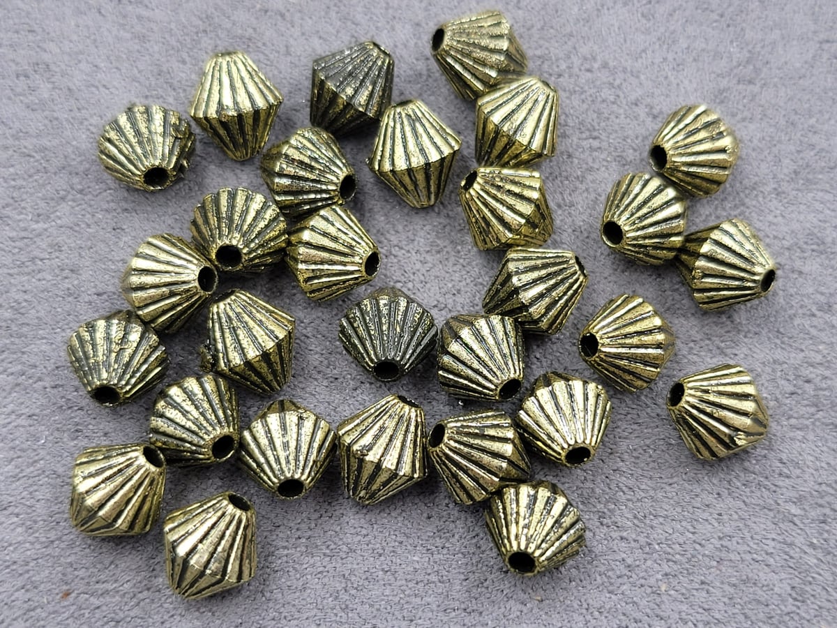 Бусина 8*9 мм пластикова 90 шт