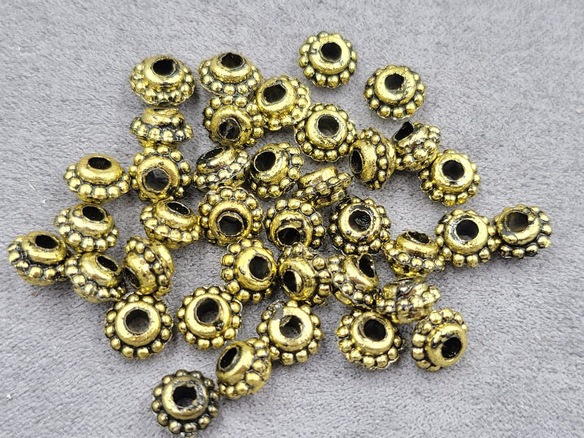 Бусина 5*8 мм пластикова 140 шт