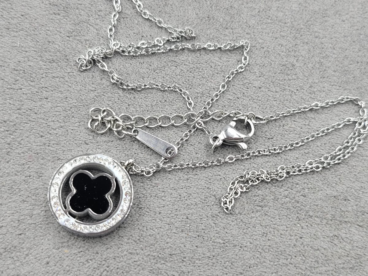 Кулон 15 мм (2-сторонній чорний+білий) ланцюжок 40 см + 5 см нержавіюча сталь