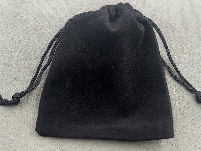 Мішечки бархатні 7*9 см 10 шт чорні