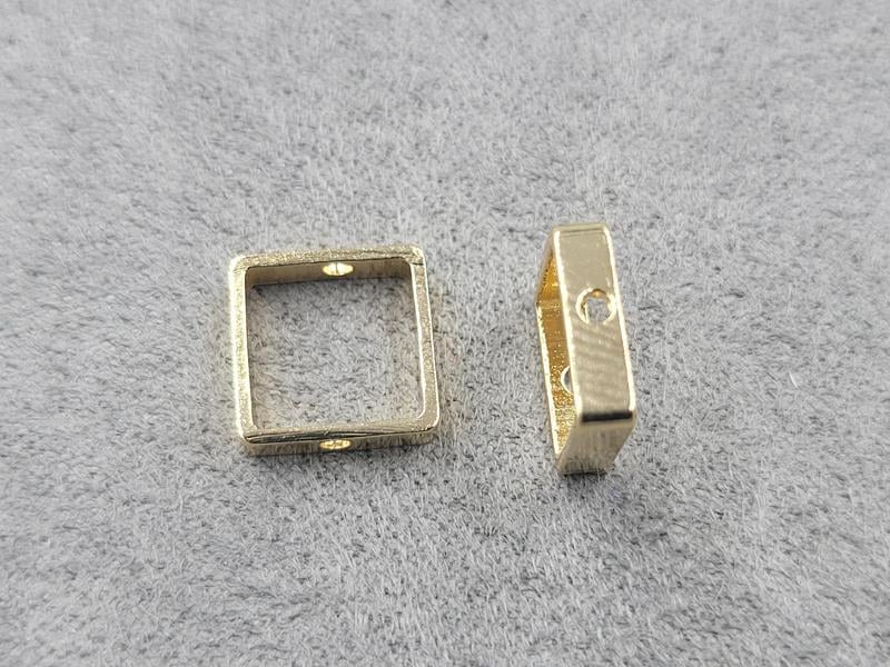 Бусина 10 мм т. 2,8 мм колір золото (гіпоалергений сплав)